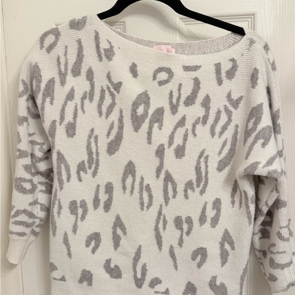 Pink Lily Cream and Gray Patterned Sweater